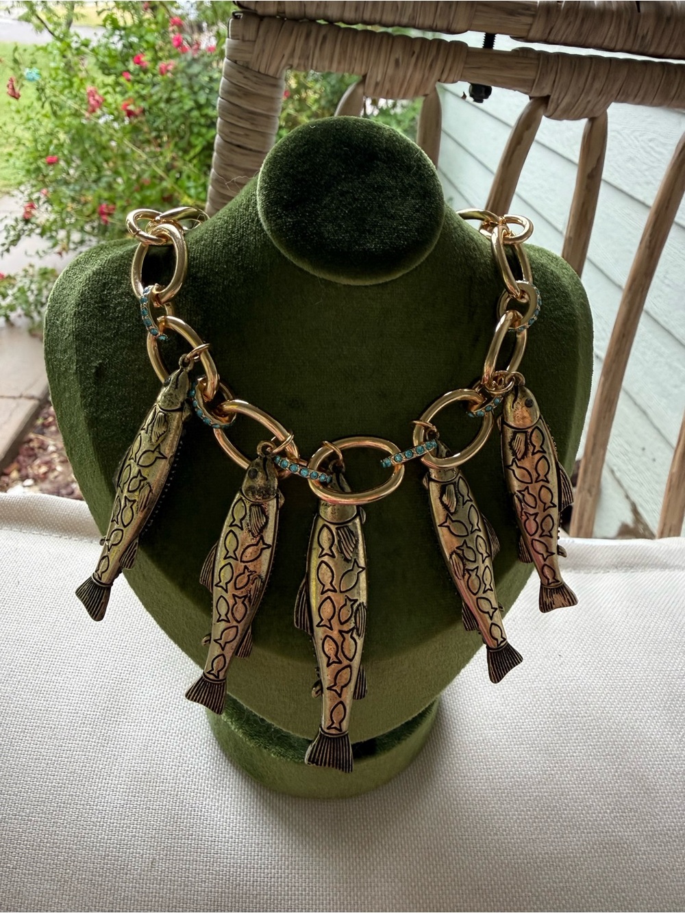 Betsey Johnson Rhinestones Blue & Turquoise Fish Charm Statement Necklace - Picture 9 of 11